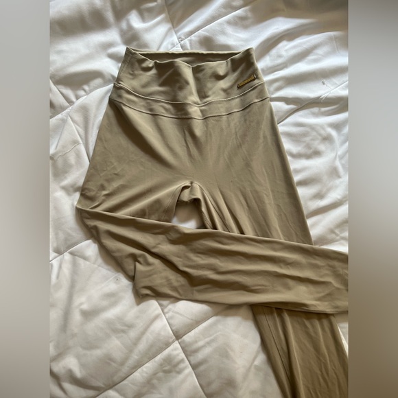 Gymshark Whitney Simmons Leggings - Picture 2 of 6